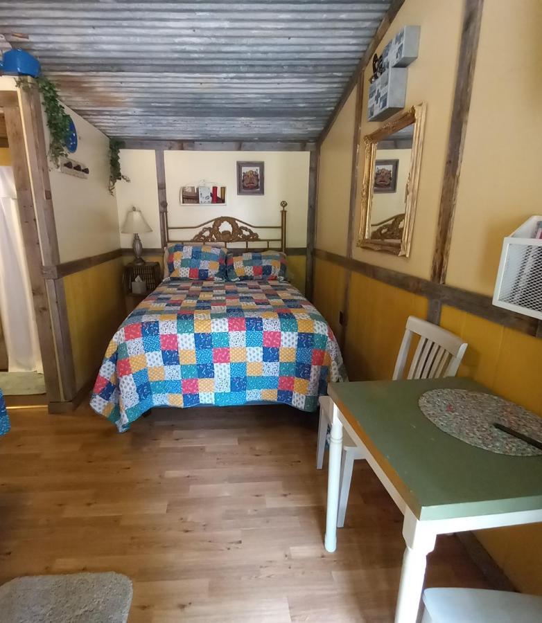 Acorn Hideaways Canton Charming Pioneer Suite 1890'S General Store Exterior foto