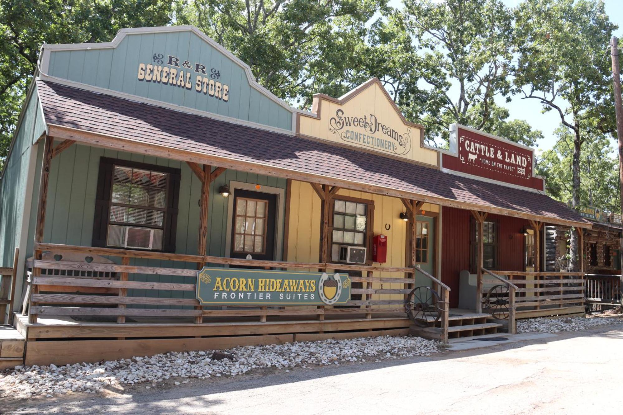 Acorn Hideaways Canton Charming Pioneer Suite 1890'S General Store Exterior foto